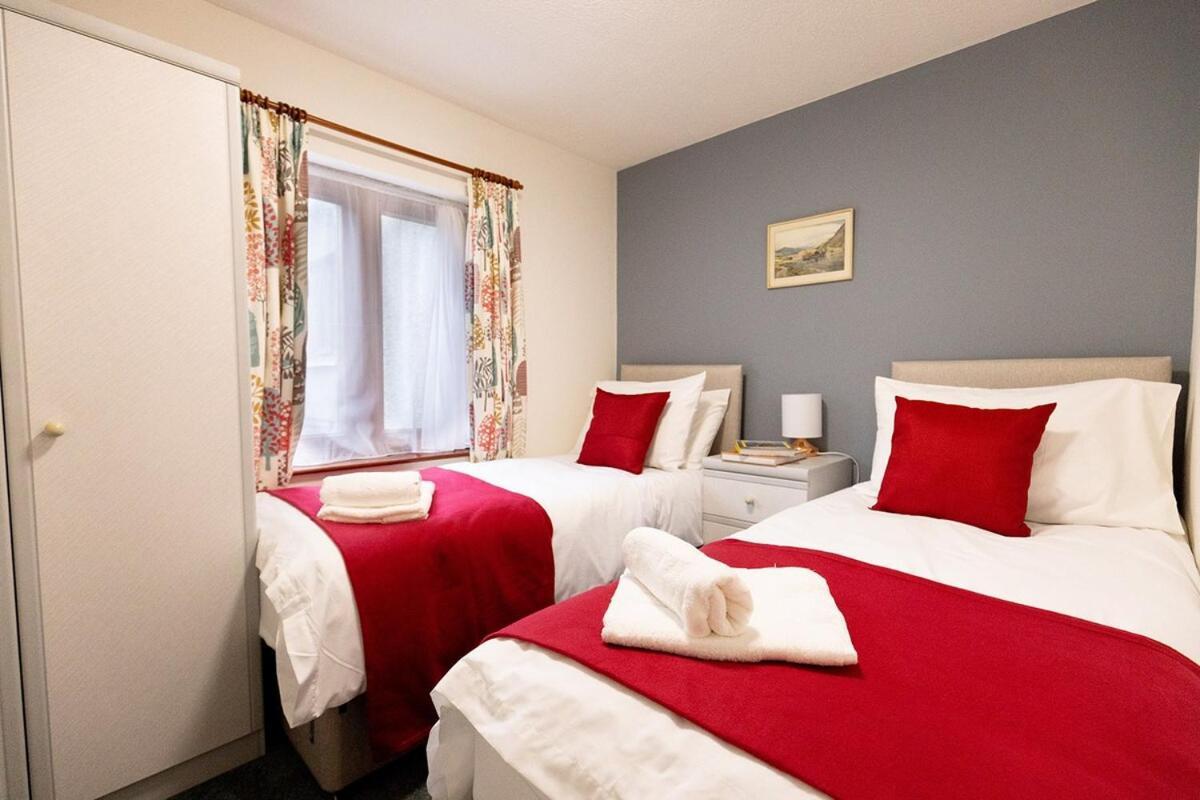 Katherines Court - Spacious Apartment With Rolling Hill Views Kendal Exterior photo